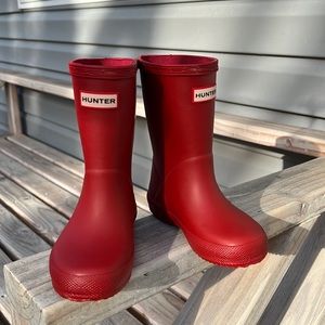 New in Box Hunter Boot - toddler size 8